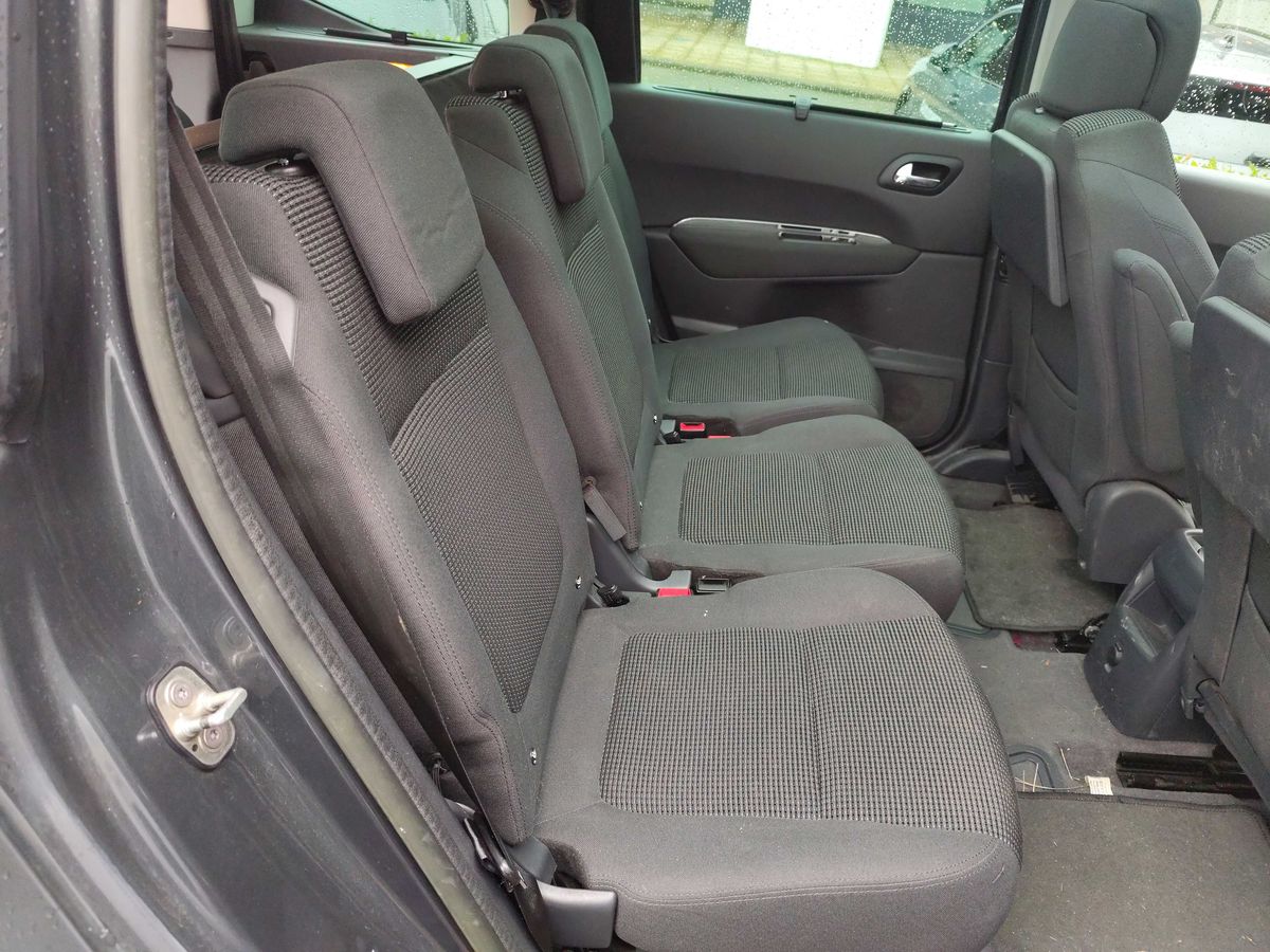 Peugeot 5008 2013 — photo 14