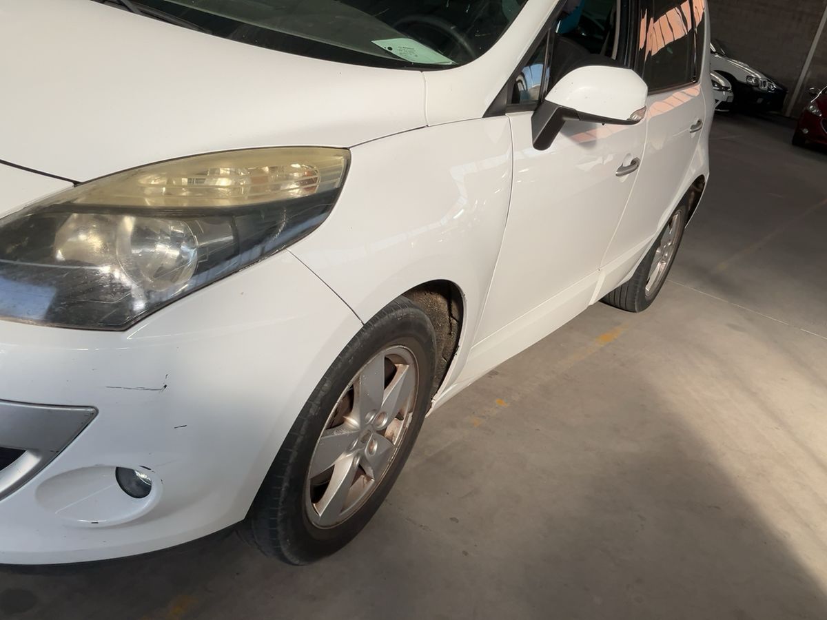 Renault Scenic 1.9 dCi Family Edition