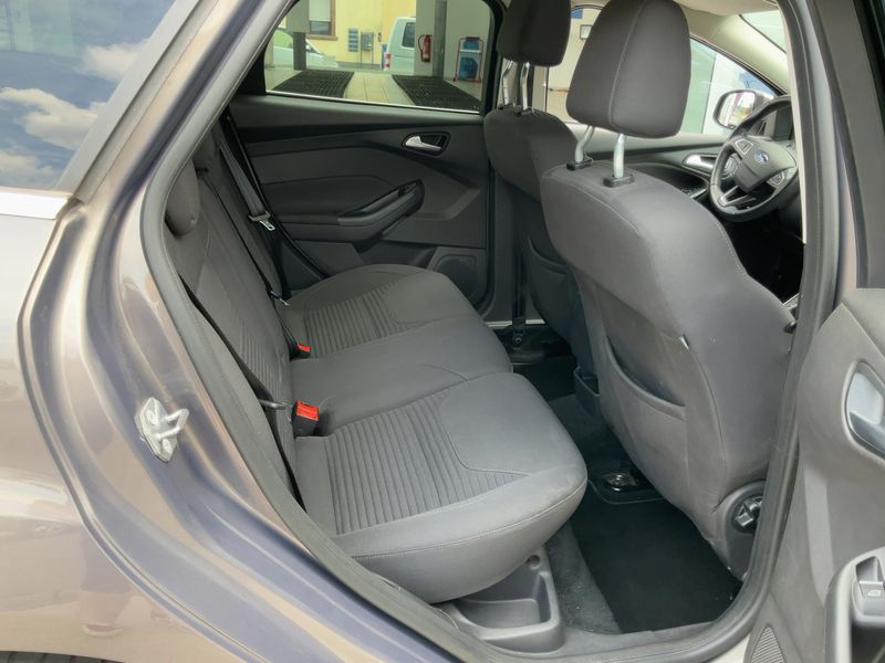 Ford Focus 1.5 TDCi Titanium 2015 – снимка 20