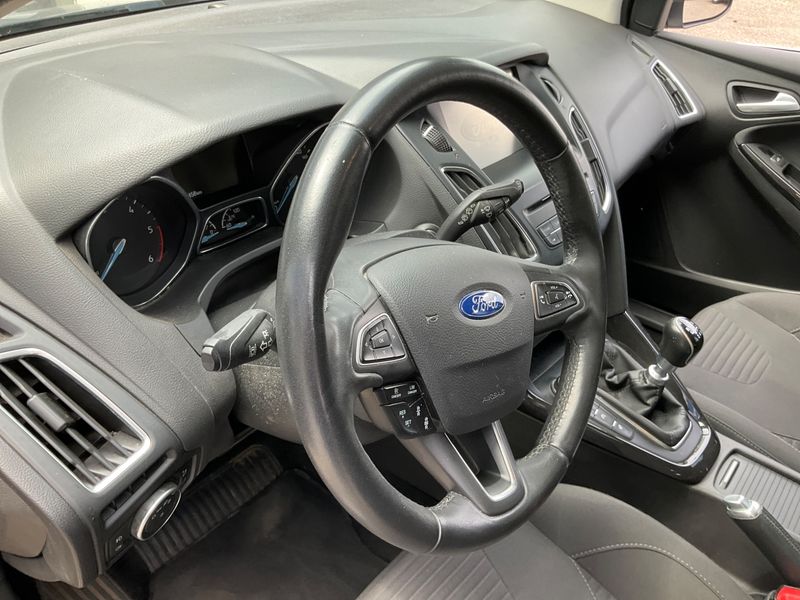 Ford Focus 1.5 TDCi Titanium 2015 – снимка 31