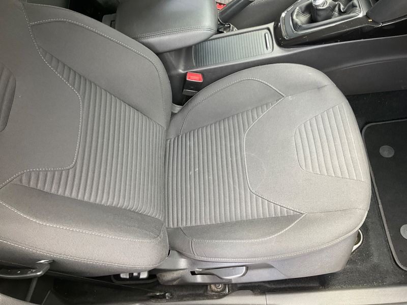 Ford Focus 1.5 TDCi Titanium 2015 – снимка 32