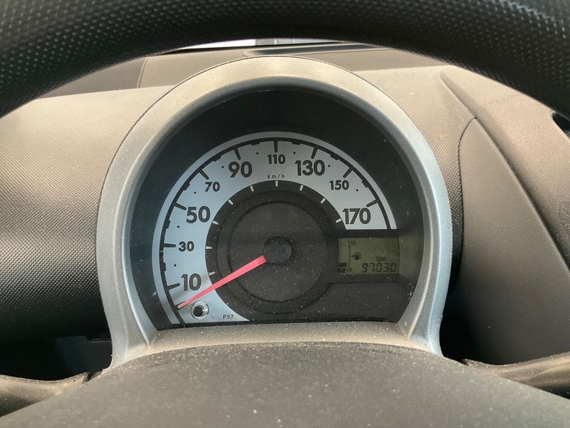 Peugeot 107 1.0 Petit Filou — zdjęcie 4